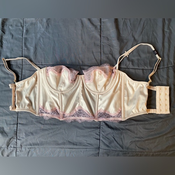 Cream/pink lace bustier - Picture 2 of 5
